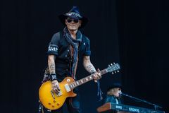 Johnny Depp míří do Prahy. Bude hrát na kytaru se slavným Jeffem Beckem