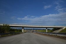 Postavili „prokletou dálnici“, auta na ni nesmí. Řeší se zádrhel u pár stovek metrů