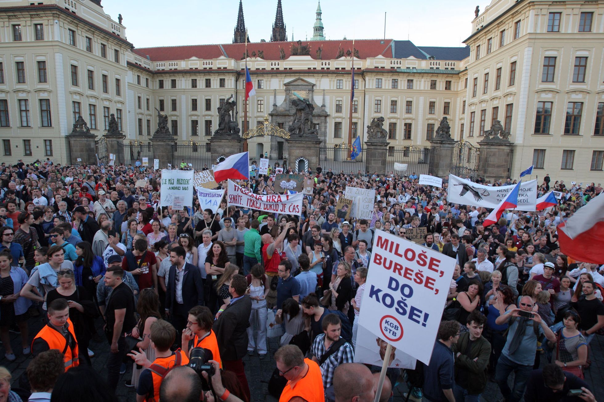 Druhá demonstrace na Václaváku proti Babišovi a Zemanovi