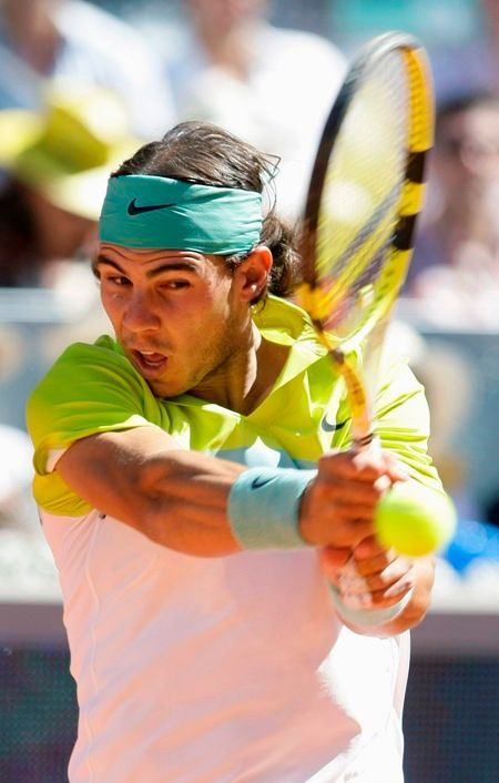 Rafael Nadal bojuje ve finále v Madridu s Rogerem Federerem