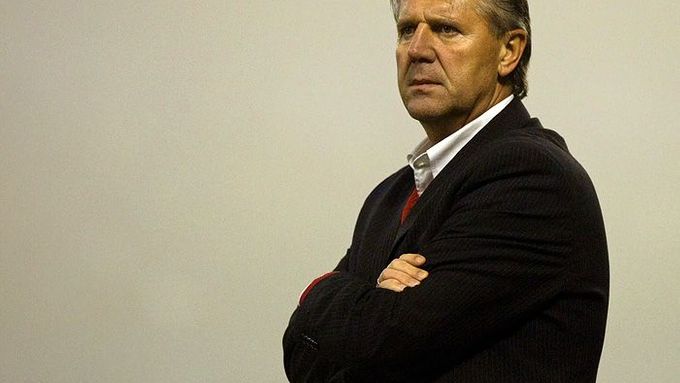 Jozef Chovanec bude dál hlavním koučem a generálním manažerem.
