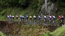 Peloton při 14. etapě Tour de France 2019 z Tarbes na Tourmalet