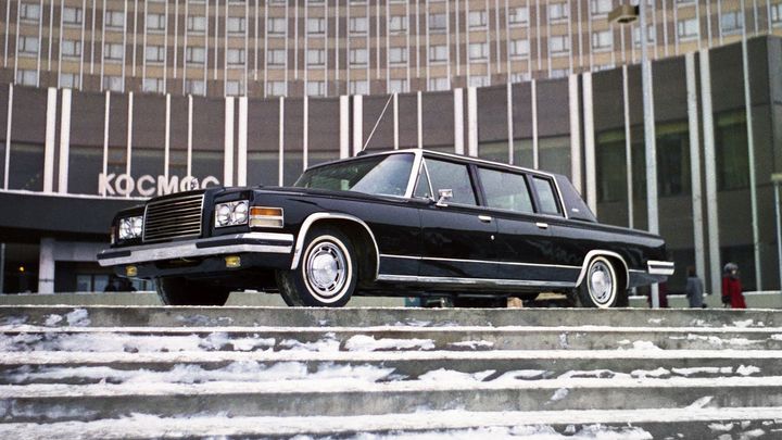 ZiL 4104 byl socialistický Rolls-Royce dotažený k dokonalosti. Po něm přišel konec; Zdroj foto: Výrobci