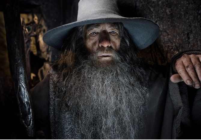Ian McKellen (Hobit: Šmakova dračí poušť). | Foto: Warner Bros.
