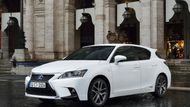 Lexus CT (4 registrované kusy) - Malý luxusní hatchback se objevuje v žebříčku neúspěšných aut na českém trhu pravidelně. Problémem je vysoká cena v kombinaci s nepraktičností a hybridním pohonem, který sportovně vypadajícímu vozu dává jen průměrnou dynamiku.