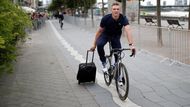 Domácí Marcel Kittel dorazil do Düsseldorfu téměř jako turista, za kolem táhl malý kufřík.