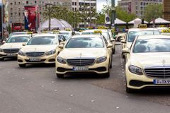 Konec jedné éry. Mercedes přestane v Německu nabízet třídu E jako slonovinové taxi