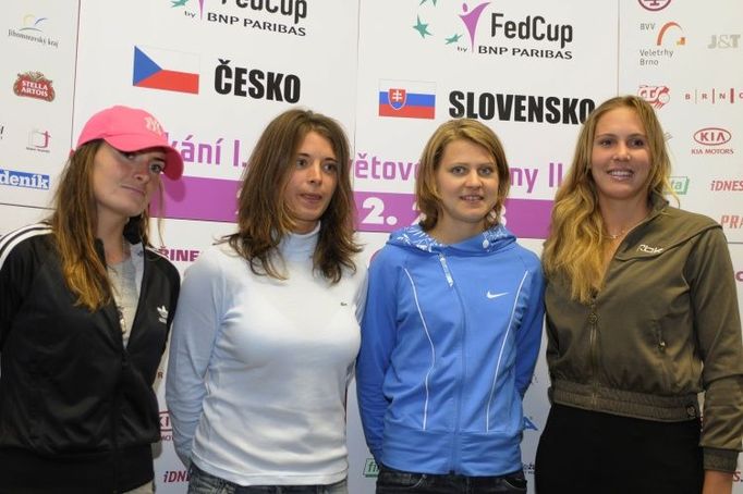 Toto je kompletní český tým: Iveta Benešová, Petra Cetkovská, Lucie Šafářová a Nicole Vaidišová