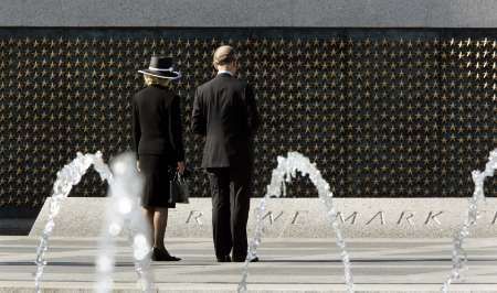 Charles a Camilla ukončili návštěvu USA