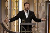 Předávání Zlatých glóbů moderoval britský komik Ricky Gervais. Stejně jako v roce 2011 se i tentokrát jeho vtipy podle zahraničních médií pohybovaly za hranou korektnosti. Terčem jeho narážek se stali transsexuálové i imigrační politika. "Změnil jsem se. Tedy samozřejmě ne tolik jako Bruce Jenner," dodal v narážce na slavného amerického desetibojaře, který loni podstoupil operaci změny pohlaví.