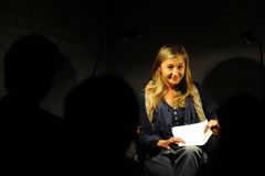 Herci čtou na neobvyklých místech. V českých městech proběhne Noc literatury