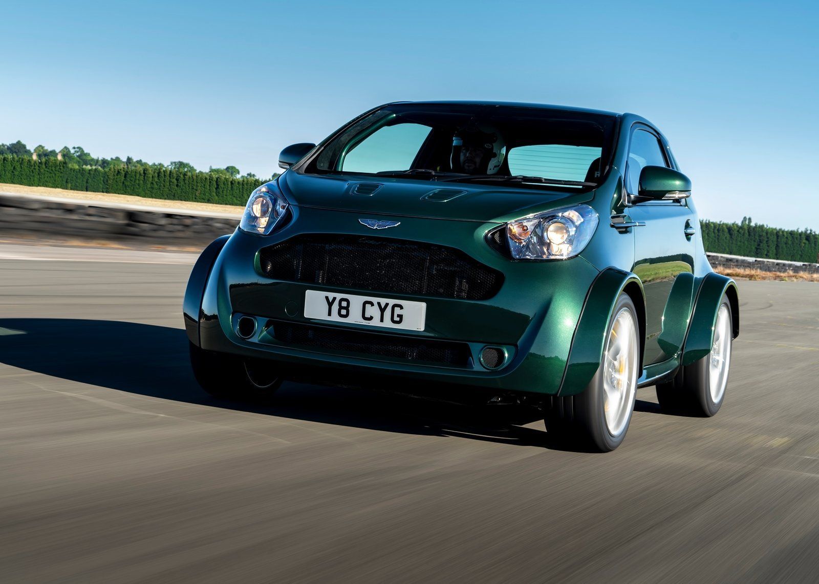 Aston Martin Cygnet V8