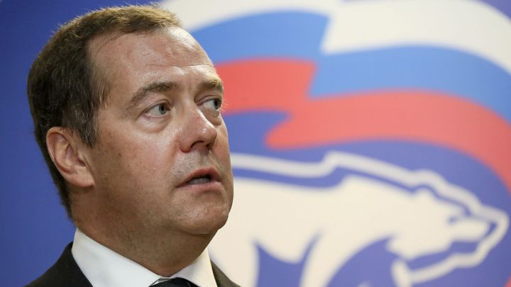 Rusko je připraveno odpojit se od internetu, je to ale krajní řešení, řekl Medveděv