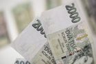 Hodnota bankovek a mincí v oběhu poprvé překonala 700 miliard Kč