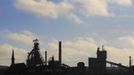 A view of the ArcelorMittal high furnace of Seraing, near Liege January 28, 2013. ArcelorMittal the world's largest steel producer, plans to shut a coke plant and six finishing lines at its site in Liege Belgium, affecting 1,300 employees, the group said on last week. REUTERS/Yves Herman (BELGIUM - Tags: BUSINESS CIVIL UNREST BUSINESS EMPLOYMENT) Published: Led. 28, 2013, 2:54 odp.