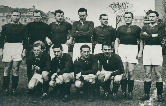 Sparta před derby v roce 1939, které vyhrála 5:0