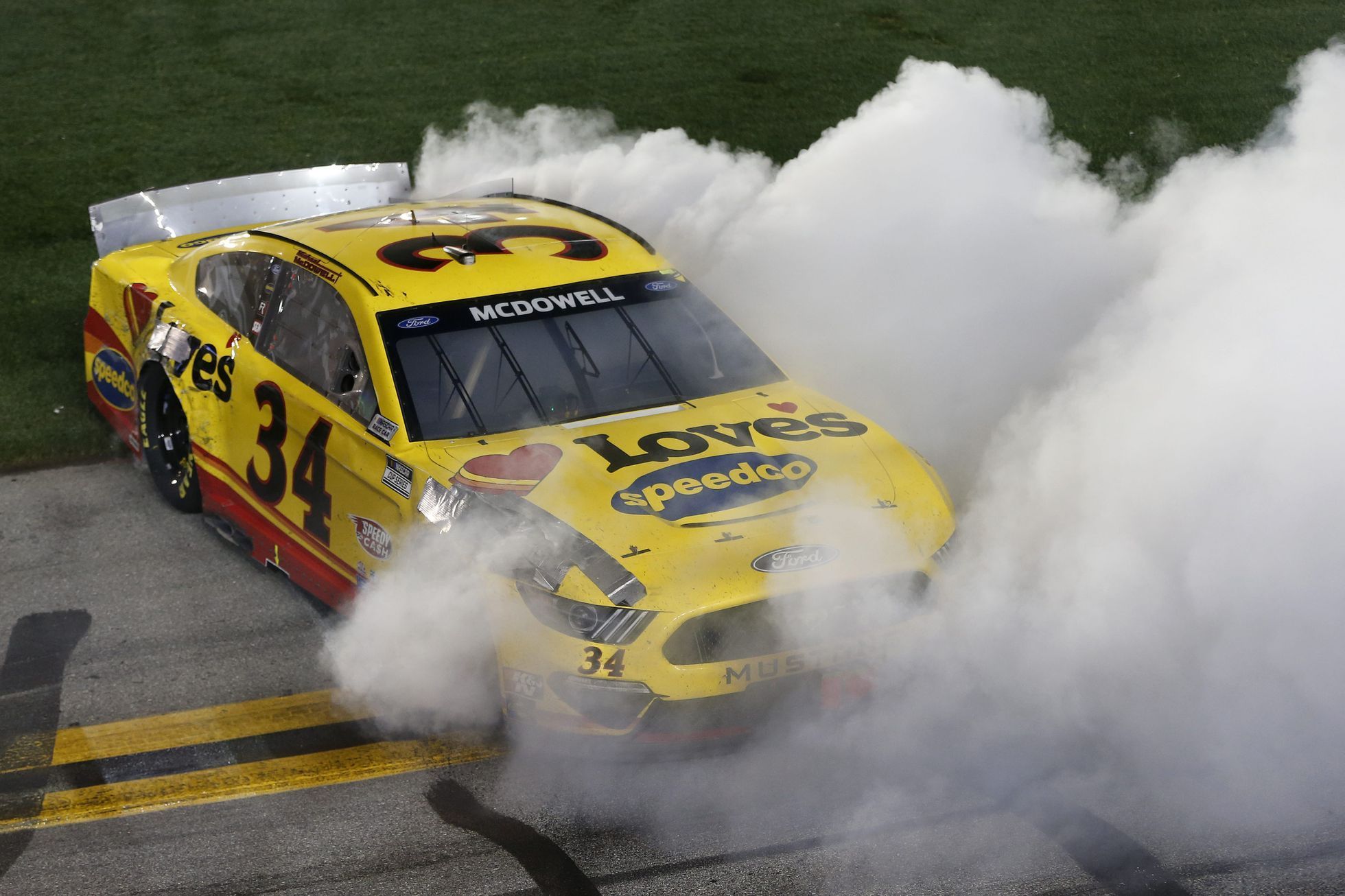 NASCAR, Daytona 2021: Michael McDowell slaví vítězství