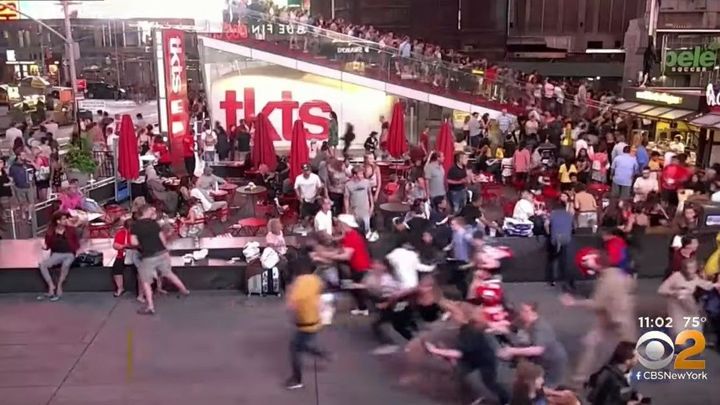 Američané se bojí další střelby. V New Yorku panikařili kvůli hlasité motorce
