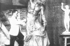 Slavná socha boha Radegasta v beskydských Pustevnách, ke kterému se jméno pivovaru odkazuje, je dílem sochaře Albína Poláška. Na tomto snímku je zachycen při práci na plastice Strůjce svého osudu ve 30. letech 20. století., v níž vyjádřil své přesvědčení, že soud si naplňuje každý sám.