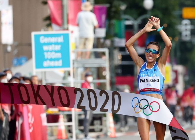 Antonella Palmisano z Itálie ovládla olympijský závod chodkyň na 20 kilometrů.