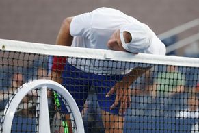 Ucho na síti, filmové krásky v hledišti a plačící tenisté. To bylo letošní US Open