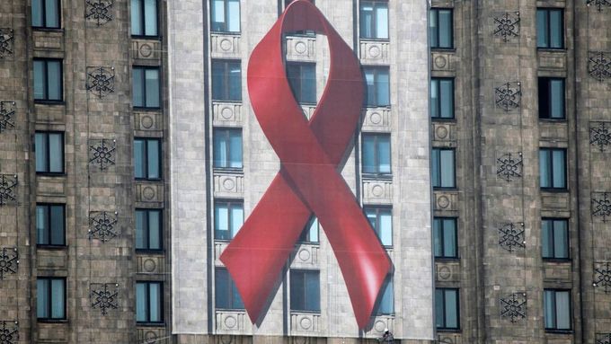 Navzdory pokračující osvětě se AIDS v některých částech východní Evropy šíří mezi mladými lidmi nezadržitelně
