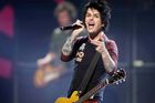 Green Day ruší koncerty. Armstrong léčí závislost