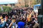 V Íránu zemřelo při nočních protestech dalších devět lidí, včetně jedenáctiletého chlapce