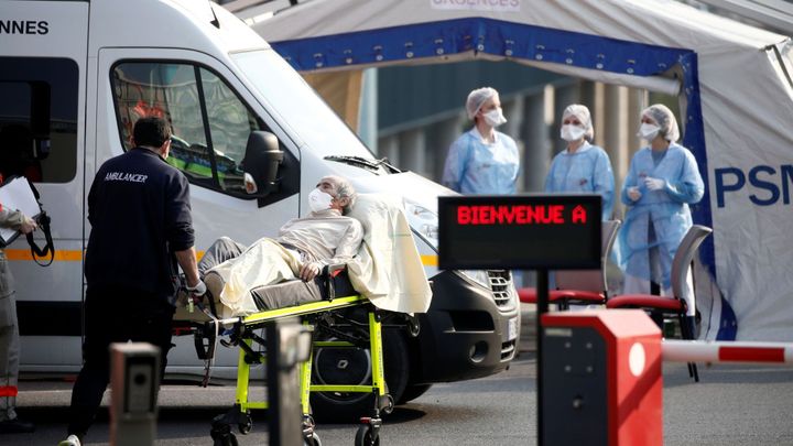 Situace ve Francii se zlepšila, pacienty s koronavirem do Česka nepošlou
