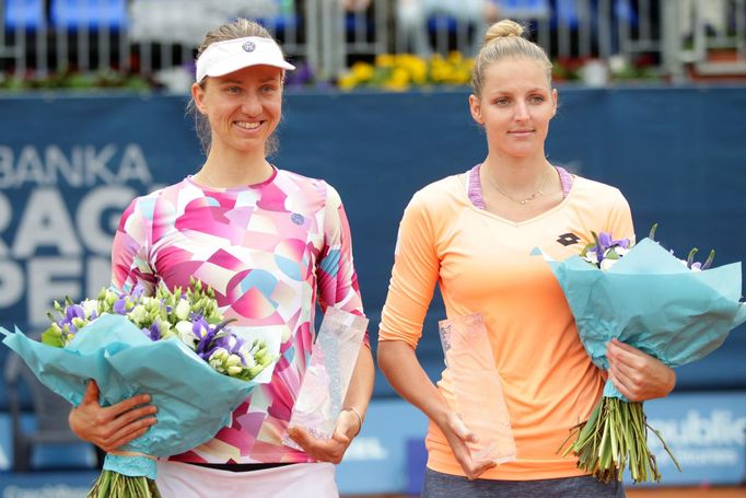 Mona Barthelová a Kristýna Plíšková ve finále turnaje J&T Banka Prague Open 2017.