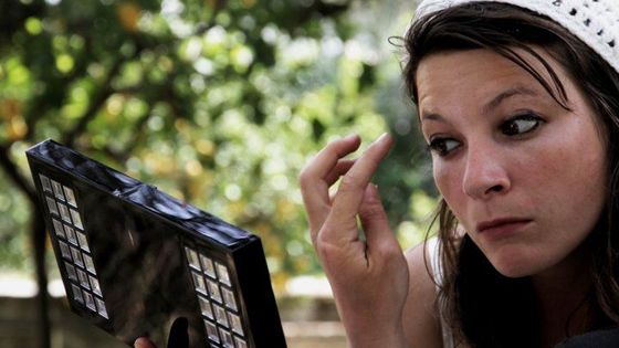 S klavírem jezdí Evropou a hraje lidem