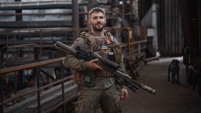 Výsadkářský velitel Valerij Markus, jedna z nejznámějších tváří ukrajinské armády.