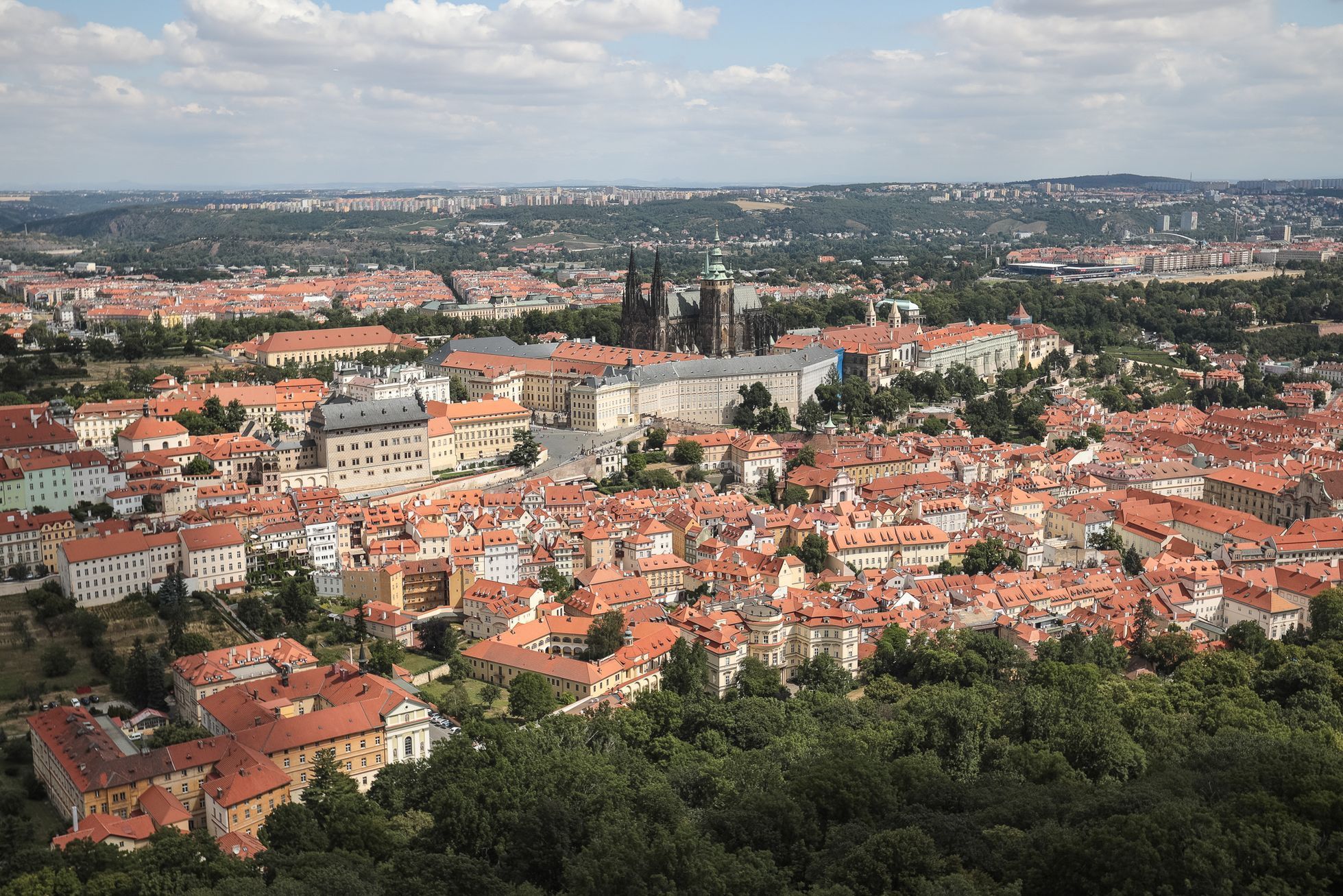 Rozhledna Petřín - osvětlení, výhled, Praha, panorama - Pražský hrad, Malá strana