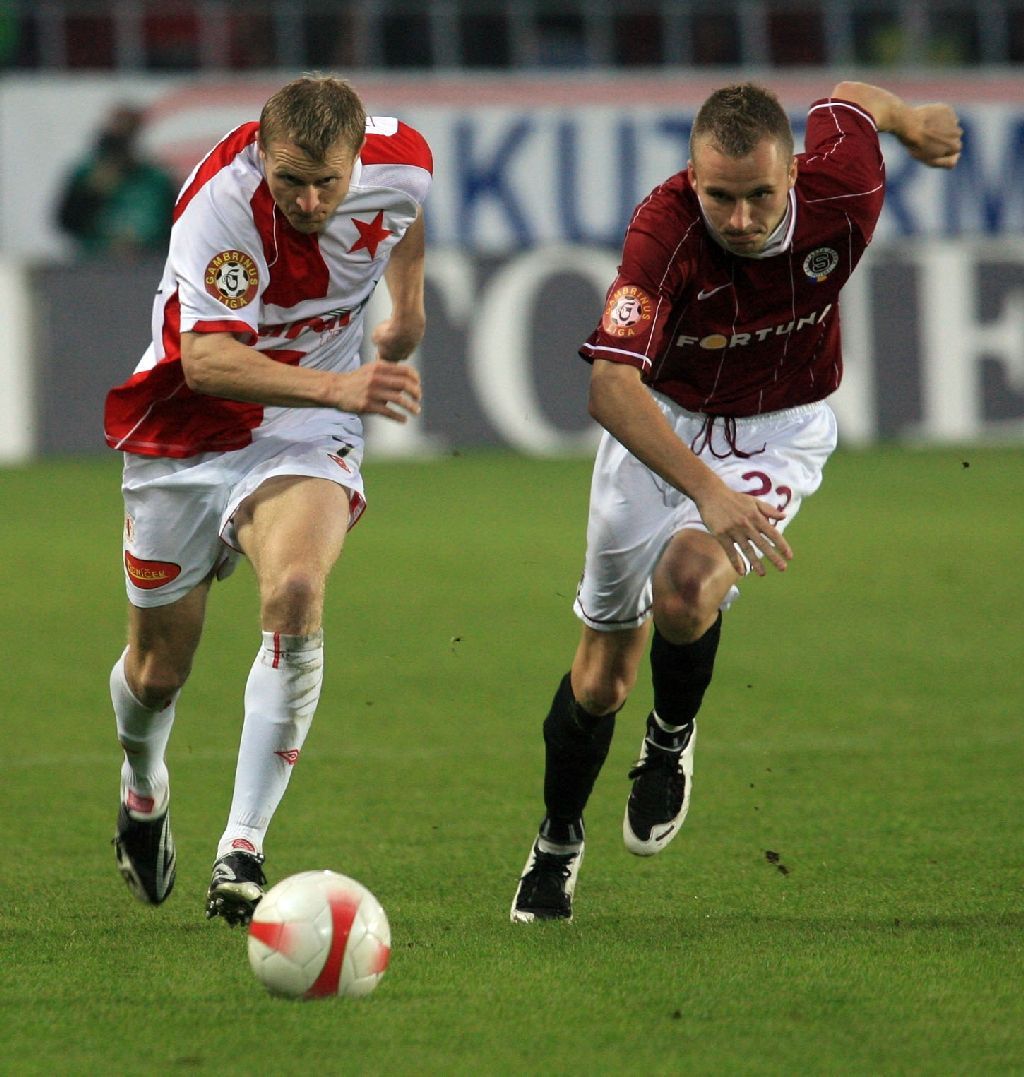 Stanislav Vlček a Michal Kadlec v derby S