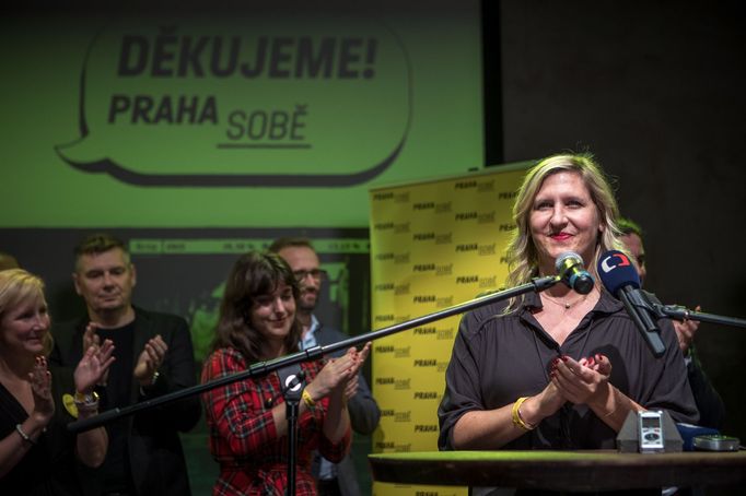 Hana Třeštíková. Záběr z volebního štábu uskupení Praha sobě v Praze. 24. 9. 2022