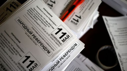 Hlasovací lístky pro referendum v Doněcku, plánované na neděli 11. května.