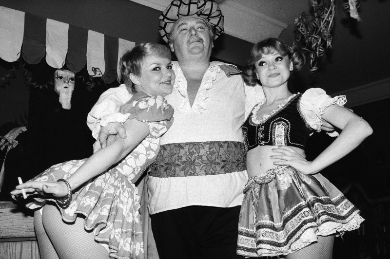 Silvestr v hotelu Jalta v Praze, 1982–84, černobílá fotografie