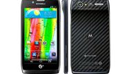 Motorola RAZR V MT887 - brzy na čínském trhu Oficiálního představení se v souvislosti se vstupem na čínský trh dočkal model  Motorola RAZR V MT887, který tak rozšiřuje populární řadu telefonů RAZR. Telefon má 4,3 palcový displej s rozlišením 540 x 960 obrazových bodů. Hlavní fotoaparát s rozlišením 8 megapixelů. Dvoujádrový procesor taktovaný na frekvenci 1,2 GHz. Velikost operační paměti RAM 1 GB. Jako interní úložná paměť poslouží paměťové karty microSD. Podporovány jsou do kapacity 32 GB. O provoz telefonu se stará akumulátor s kapacitou 1 750 mAh. Rozměry telefonu jsou 128,5 x 65,8 x 8,4 milimetrů. Hmotnost 125 gramů.