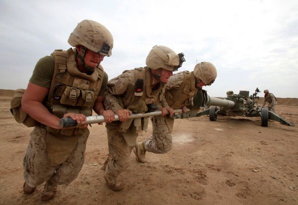 Američtí vojáci poblíž města Mardžáh v jižním Afghánistánu
