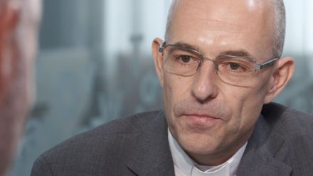 Svět ovládnou homosexuálové, šokoval v kázání Piťha. Mluvil jako prorok, hájí ho kněz