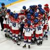 České hokejistky slaví vítězství nad Švédskem na olympiádě v Pekingu 2022