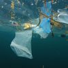 Plastová taška v moři, plast, oceán, plastový odpad, igelitový pytlík, ilustrační foto.