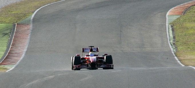 Jako první s v novém monopostu Ferrari pro rok 2009 svezl Felipe Massa.