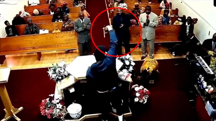 Chladnokrevně. Odvážný pastor zneškodnil obra se zbraní, Američané žasnou; Zdroj foto: Nashville Light Mission Pentecostal Church