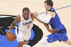 Leonard nastřílel 45 bodů a Clippers si vynutili sedmý zápas s Dallasem