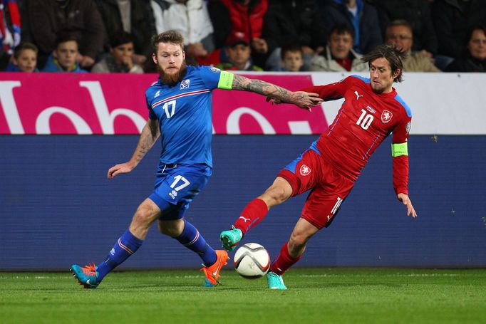 Česko-Island: Aron Gunnarsson a Tomáš Rosický