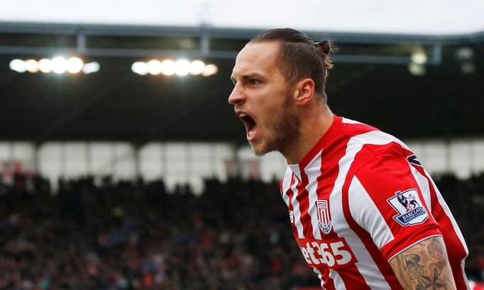 Marko Arnautovic se raduje z gólu Stoke City