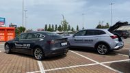 V Čestlicích u Prahy se otevřelo centrum s ojetými elektromobily. Autobazar věří, že brzy se prodej aut na baterky z druhé ruky rozběhne víc.