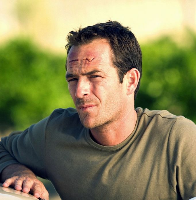 Luke Perry v televizním filmu Supernova (2005)