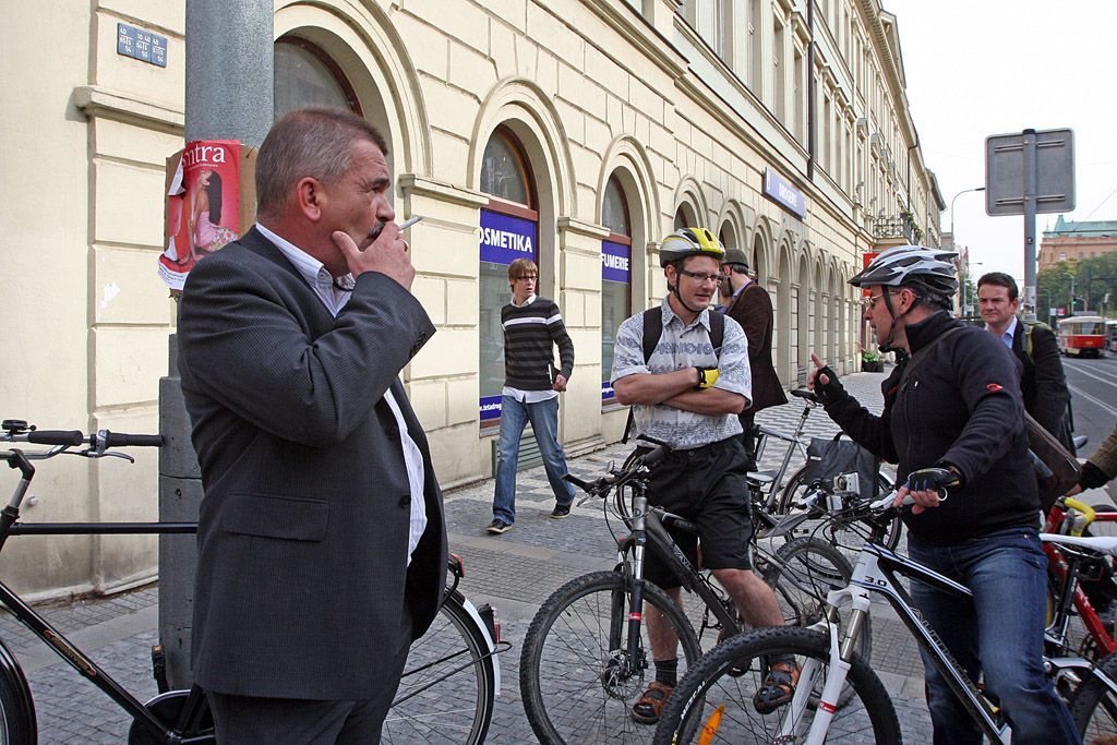 Náměstek ministra na kole